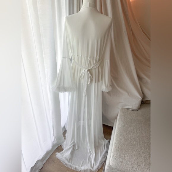 Bridal Ruffle Trim Mesh Robe - Picture 4 of 5